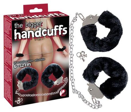 Наручники на довгому ланцюгу Bigger Furry Handcuffs Black купити в sex shop Sexy