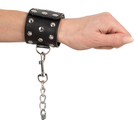 Кожаные наручники с заклепками Bad Kitty Handcuffs купить в sex shop Sexy